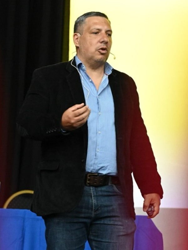 Nahuel Hollman